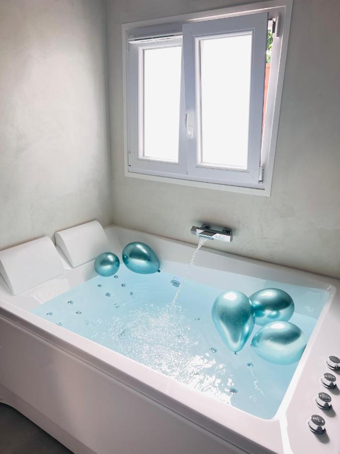 Spa Jungle Le Mesnil-Saint-Denis Exteriér fotografie